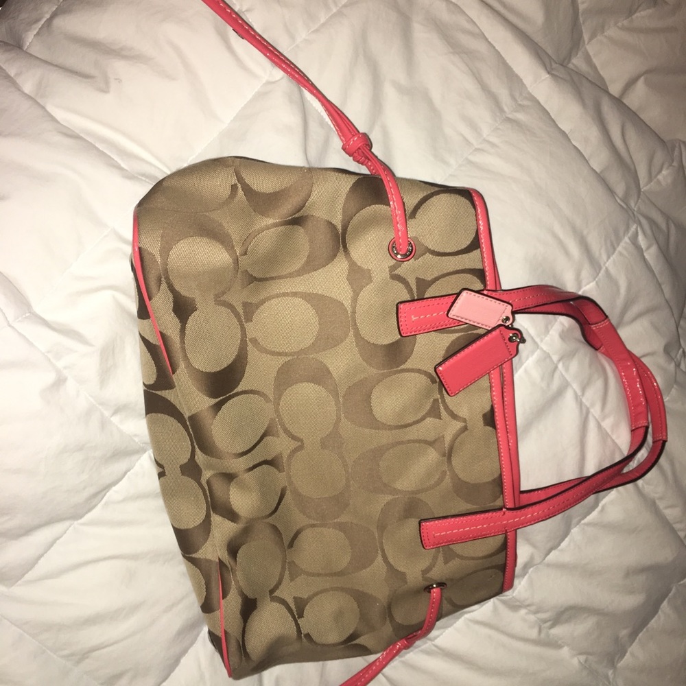 Coach purse - Picture 2 of 6